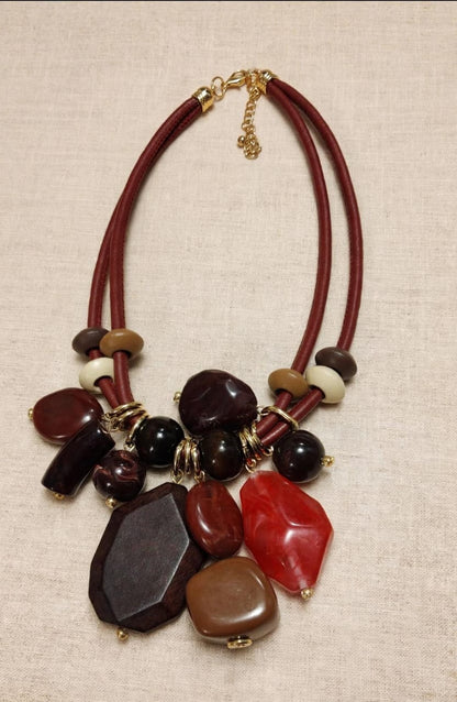 COLLAR TINTO MULTI PIEDRAS